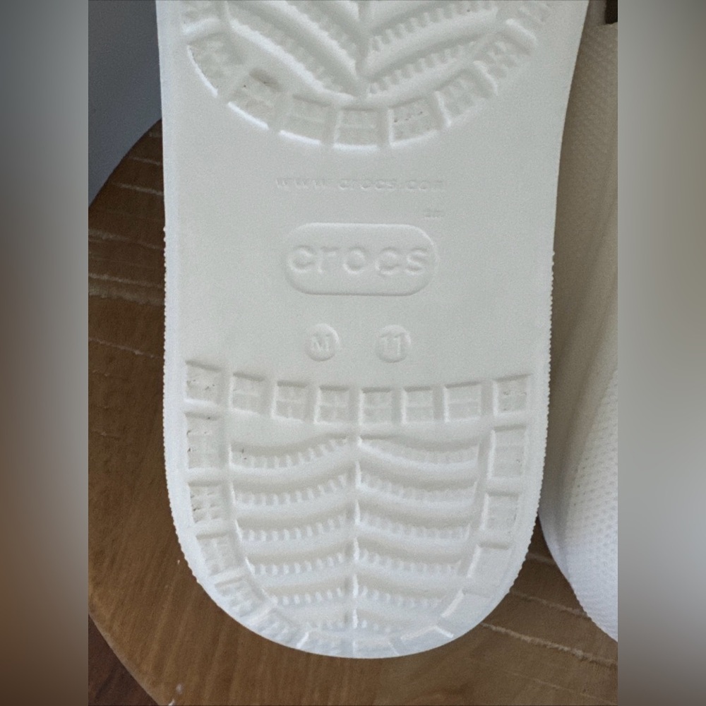 Mens Crocs Classic Crush Clog All White Size 11 Platform NWT - Picture 13 of 14